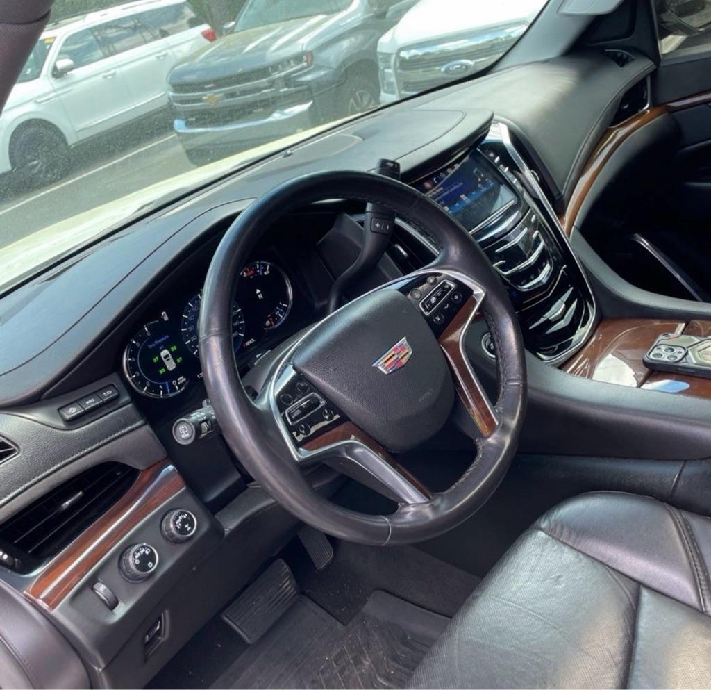 Cadillac Escalade ESV Premium 4WD 2018