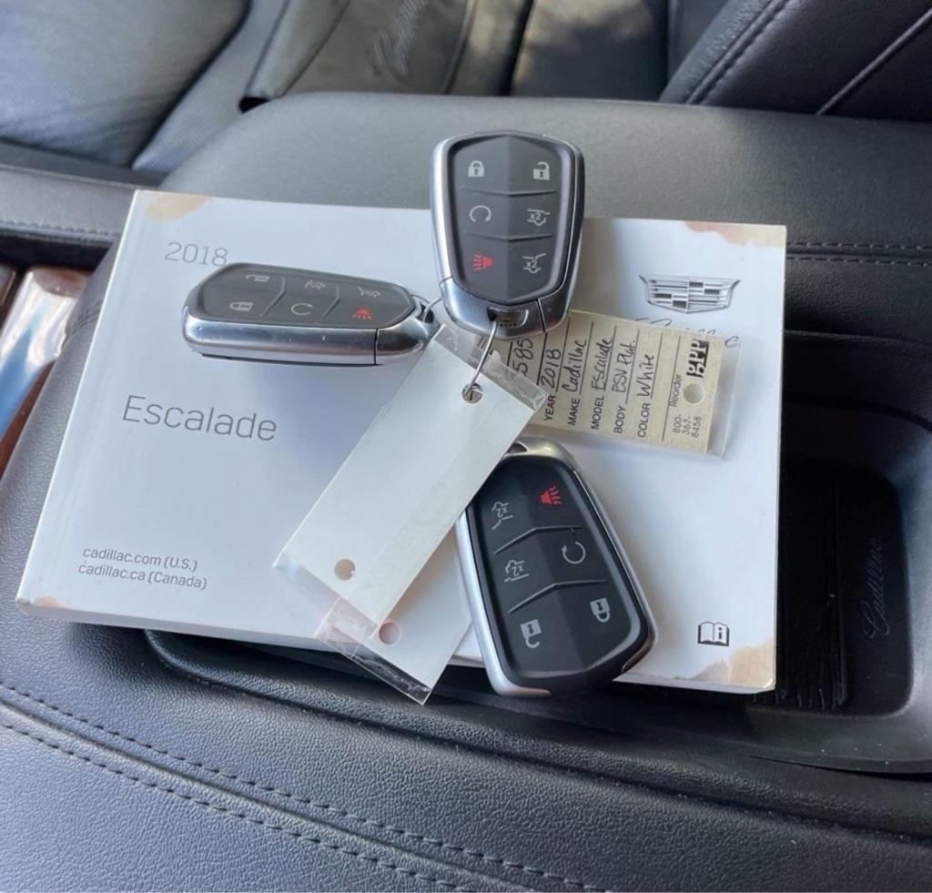 Cadillac Escalade ESV Premium 4WD 2018