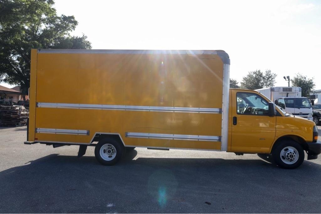 GMC Savana G3500 177 in. 2021