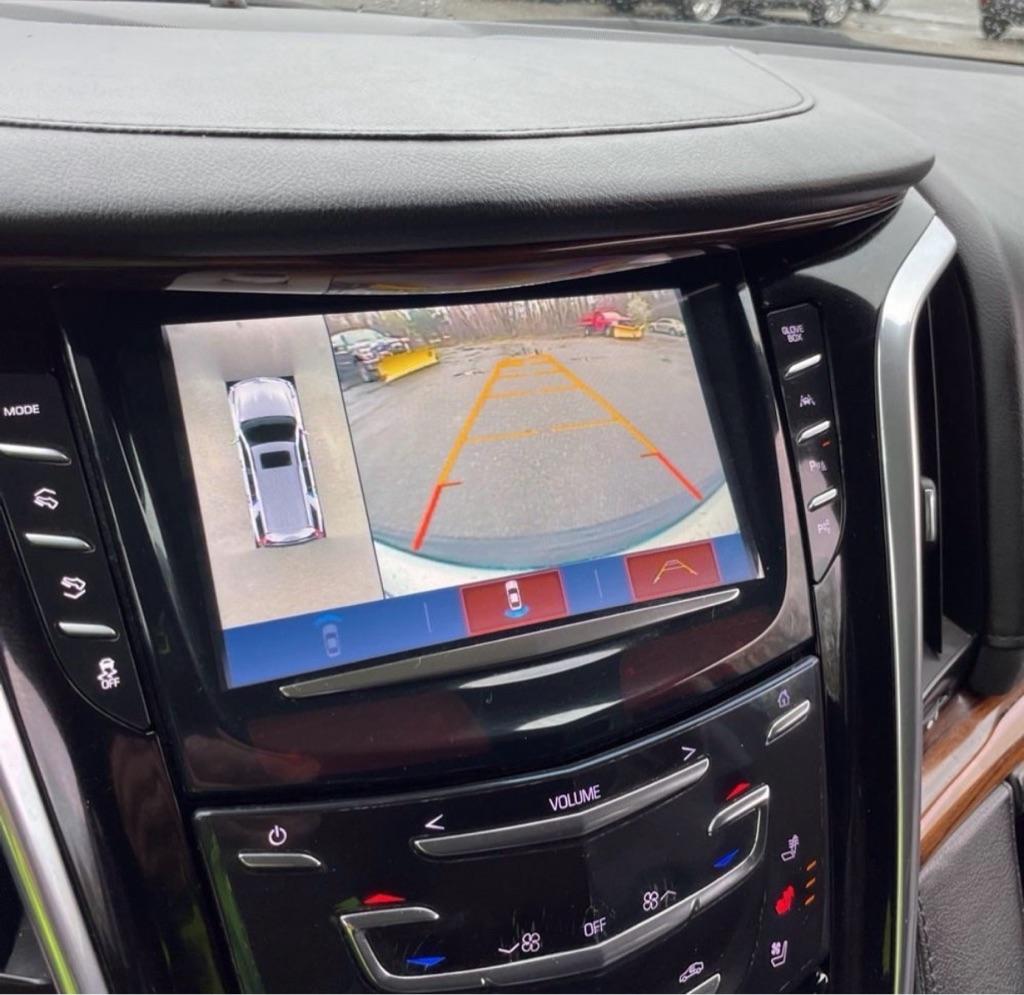 Cadillac Escalade ESV Luxury 4WD 2017