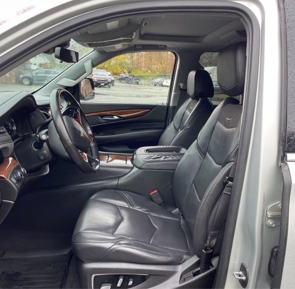 Cadillac Escalade ESV Luxury 4WD 2017