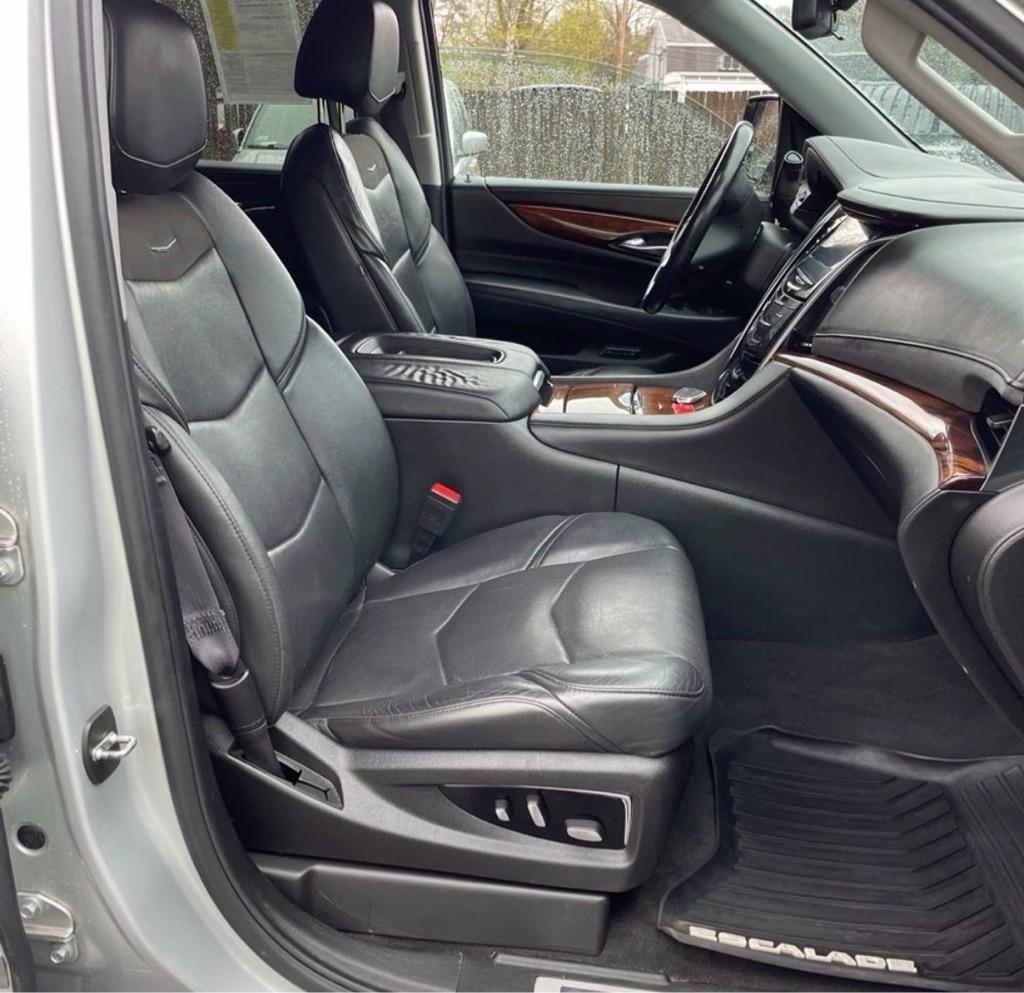 Cadillac Escalade ESV Luxury 4WD 2017