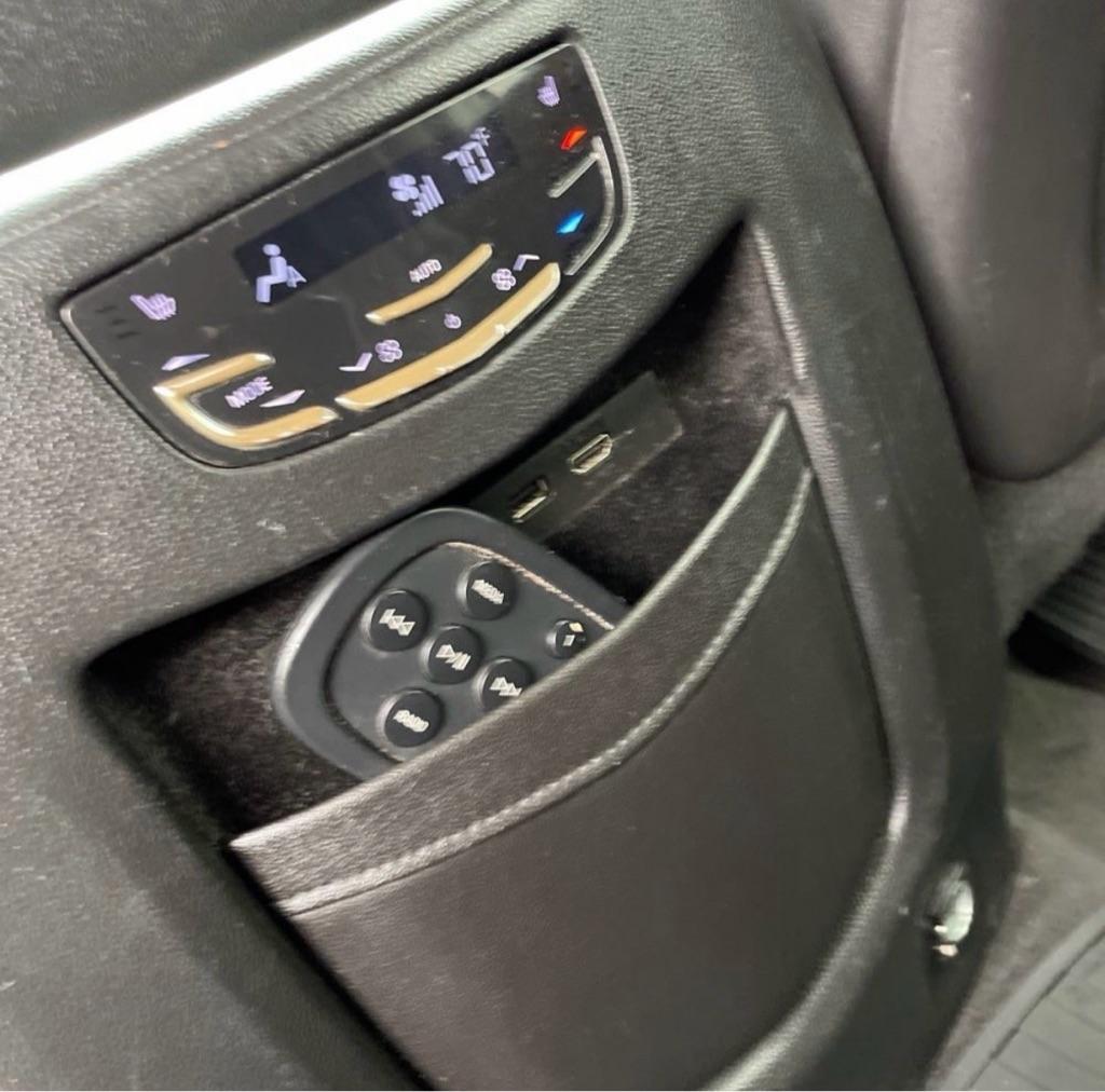 Cadillac Escalade ESV Luxury 4WD 2017