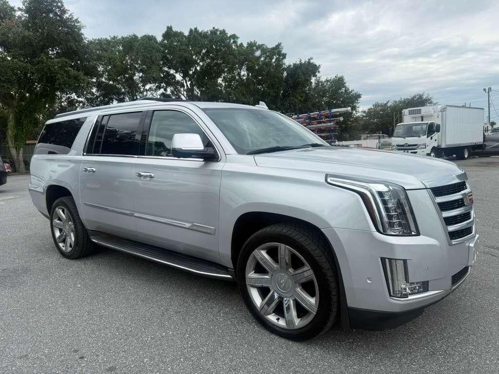 2017 Cadillac Escalade ESV Luxury 4WD