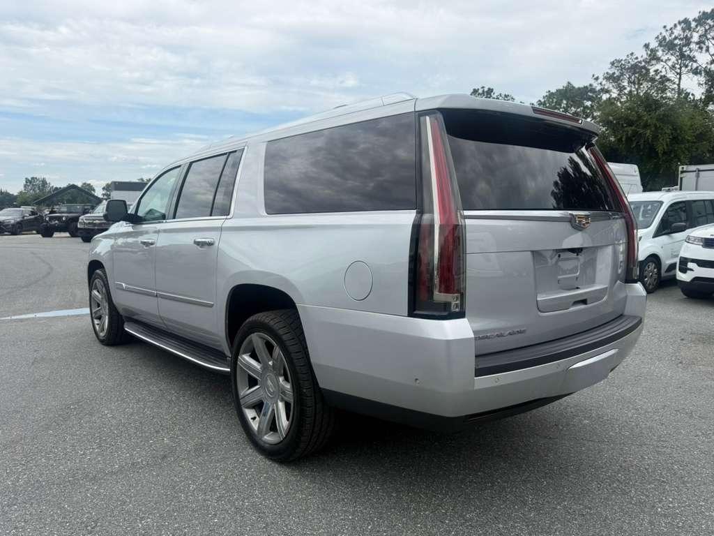 Cadillac Escalade ESV Luxury 4WD 2017