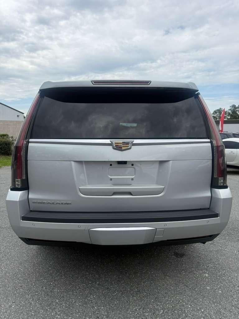 Cadillac Escalade ESV Luxury 4WD 2017