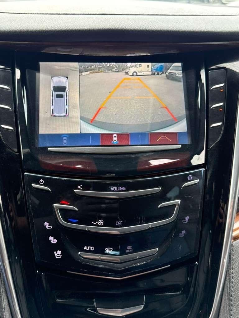 Cadillac Escalade ESV Luxury 4WD 2017