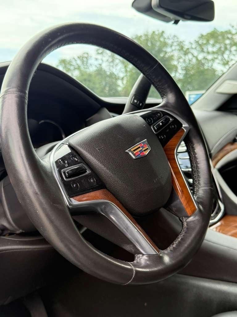 Cadillac Escalade ESV Luxury 4WD 2017