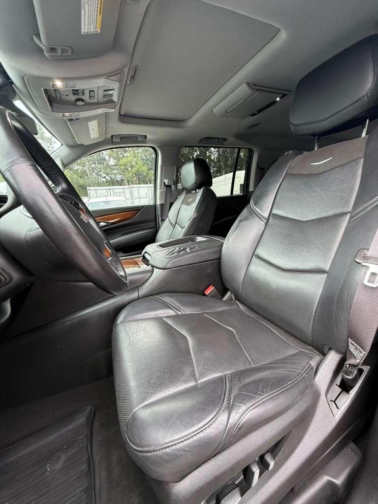 Cadillac Escalade ESV Luxury 4WD 2017