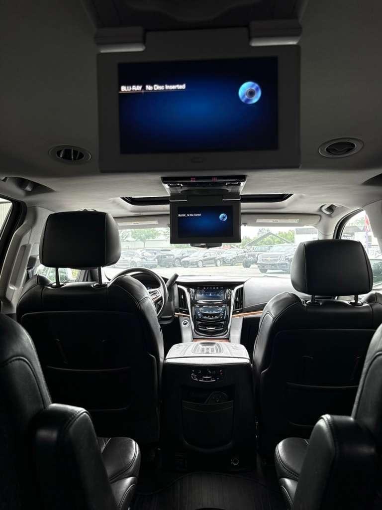 Cadillac Escalade ESV Luxury 4WD 2017
