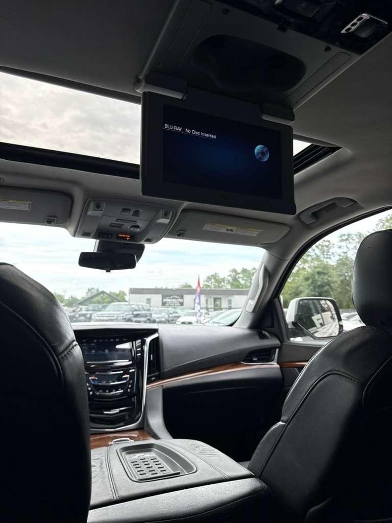 Cadillac Escalade ESV Luxury 4WD 2017