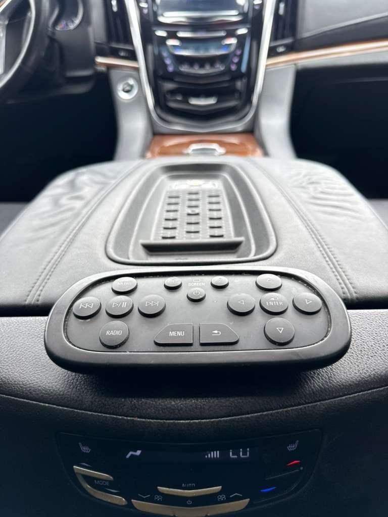 Cadillac Escalade ESV Luxury 4WD 2017