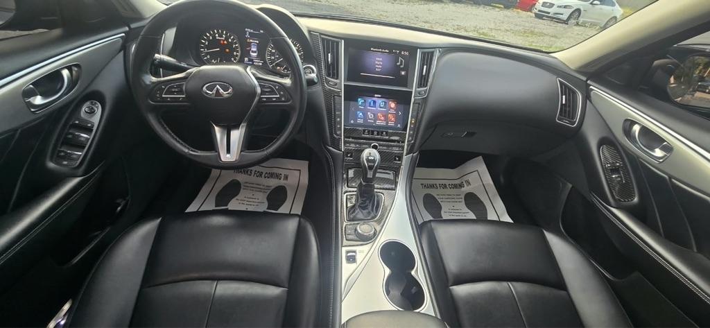 Infiniti Q50 3.0t LUXE 2021
