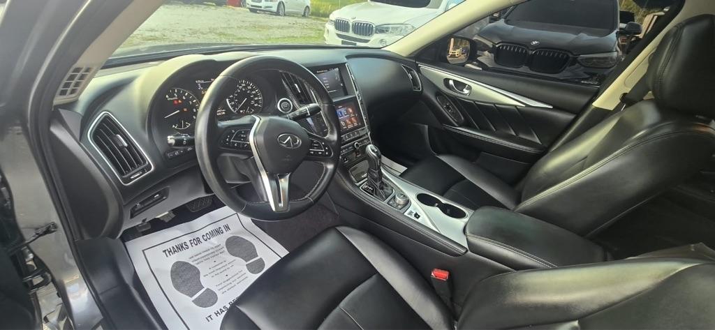 Infiniti Q50 3.0t LUXE 2021
