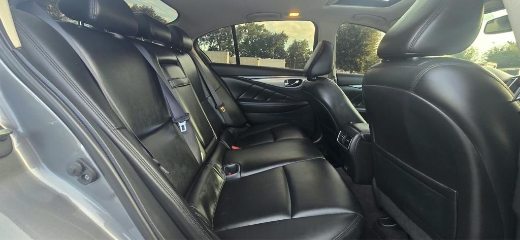 Infiniti Q50 3.0t LUXE 2021