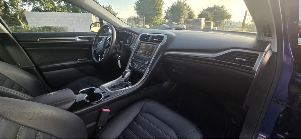 Ford Fusion SE 2016
