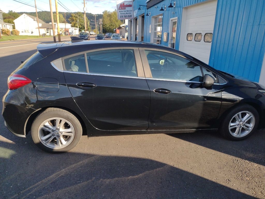Chevrolet Cruze LT Auto Hatchback 2017