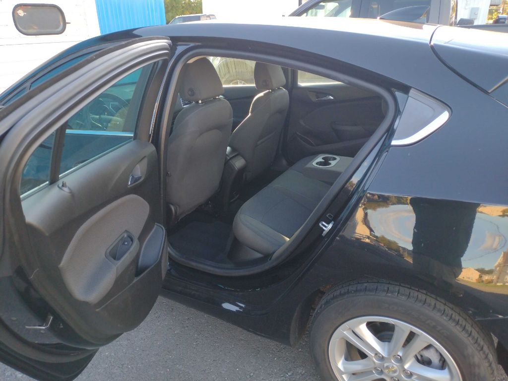 Chevrolet Cruze LT Auto Hatchback 2017