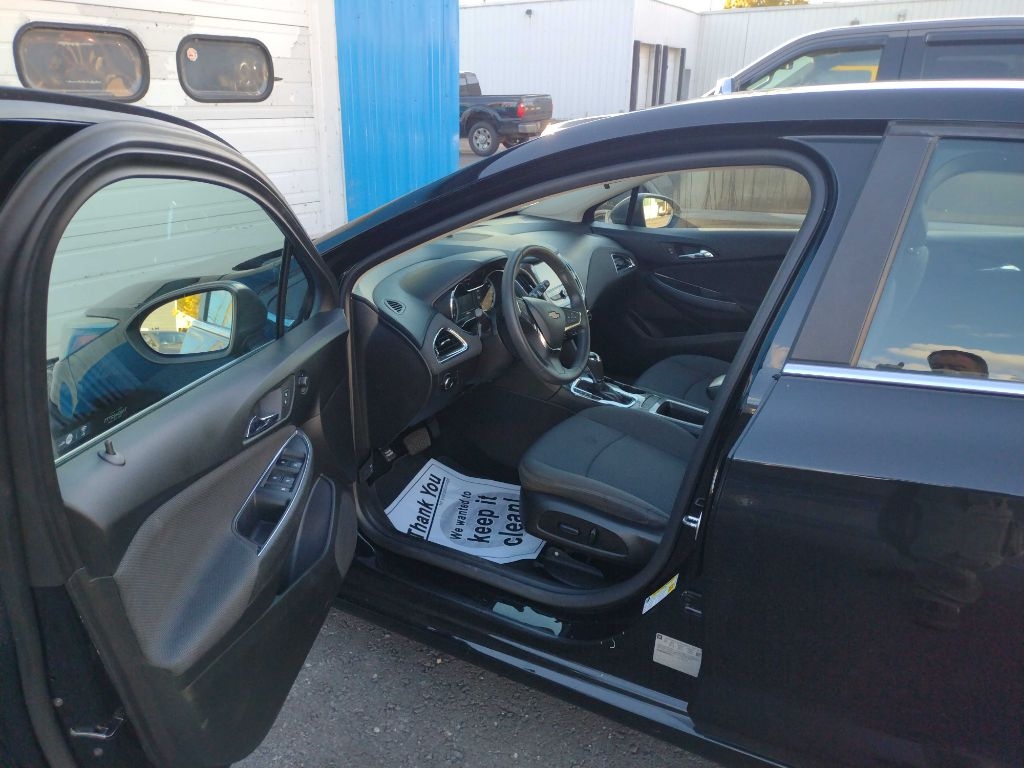 Chevrolet Cruze LT Auto Hatchback 2017