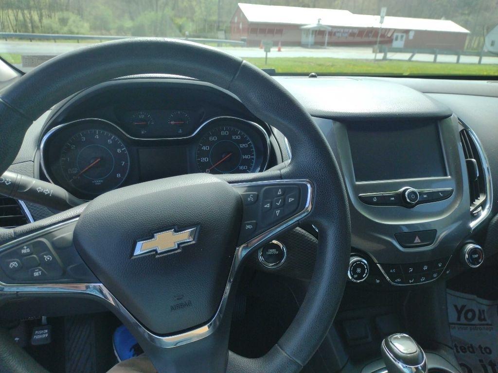 Chevrolet Cruze LT Auto Hatchback 2017