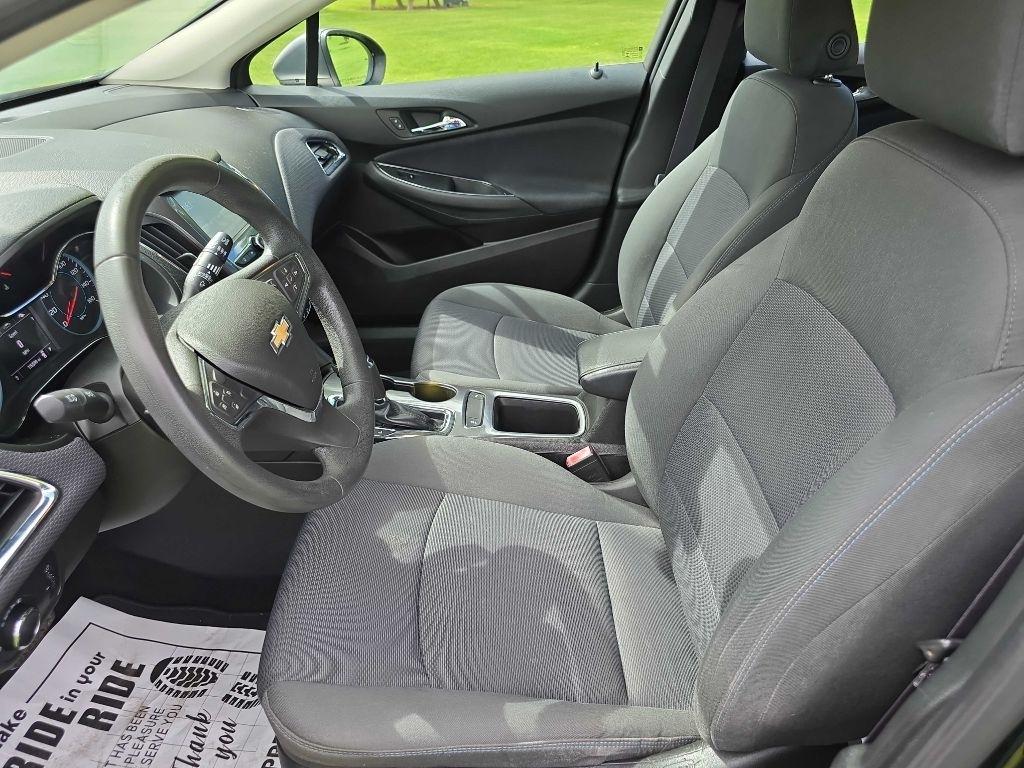 Chevrolet Cruze LT Auto Hatchback 2017