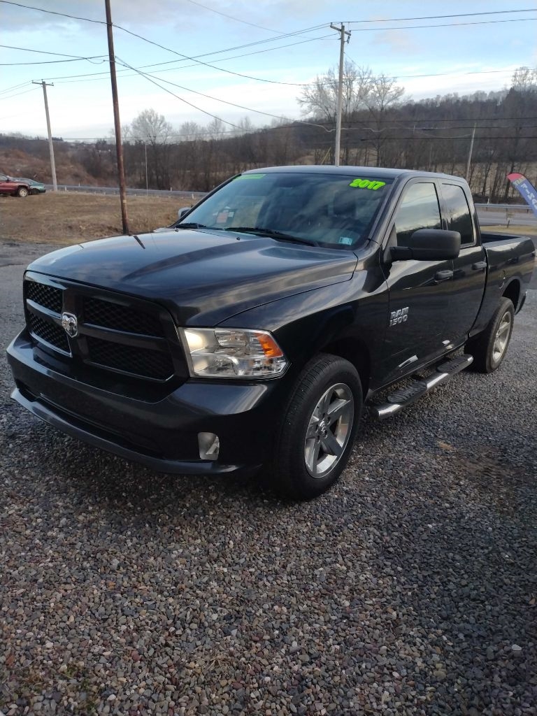 RAM 1500 Tradesman Quad Cab 4WD 2017