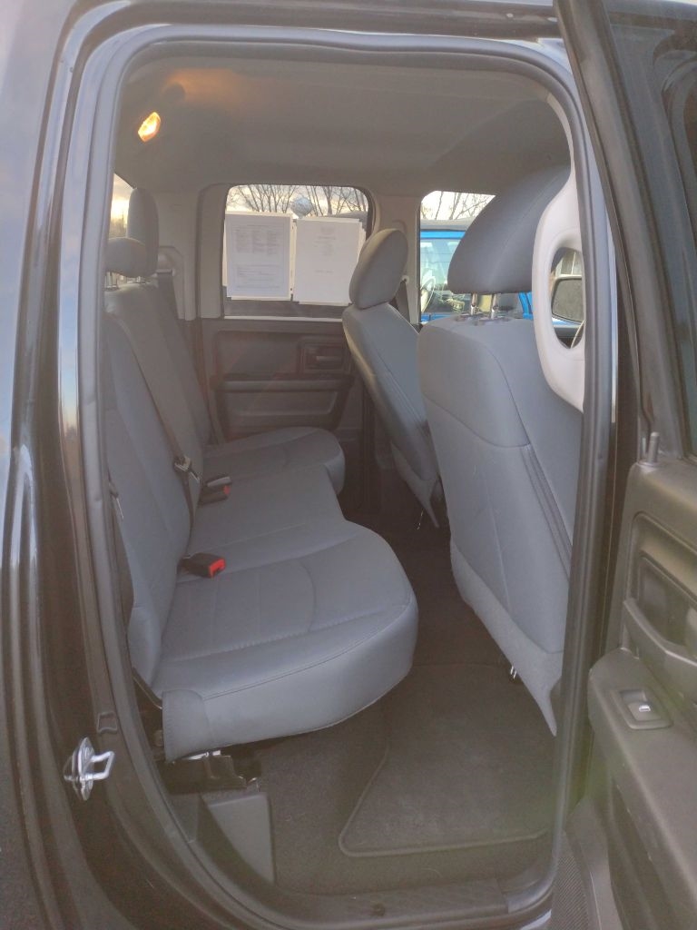 RAM 1500 Tradesman Quad Cab 4WD 2017