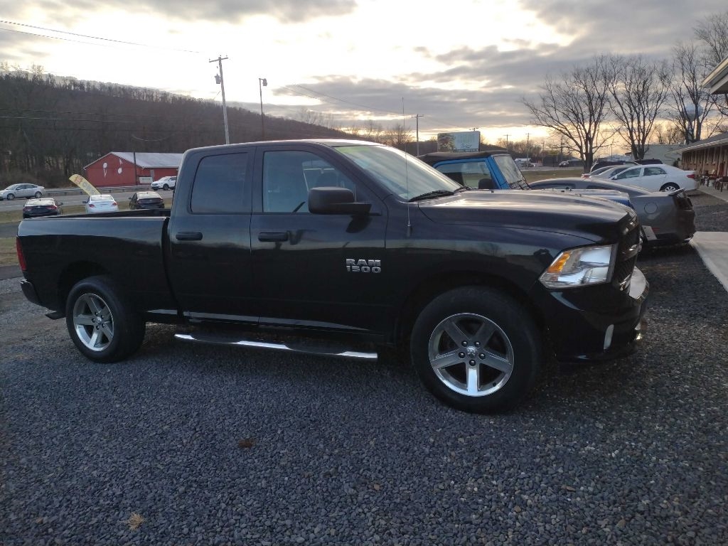 RAM 1500 Tradesman Quad Cab 4WD 2017
