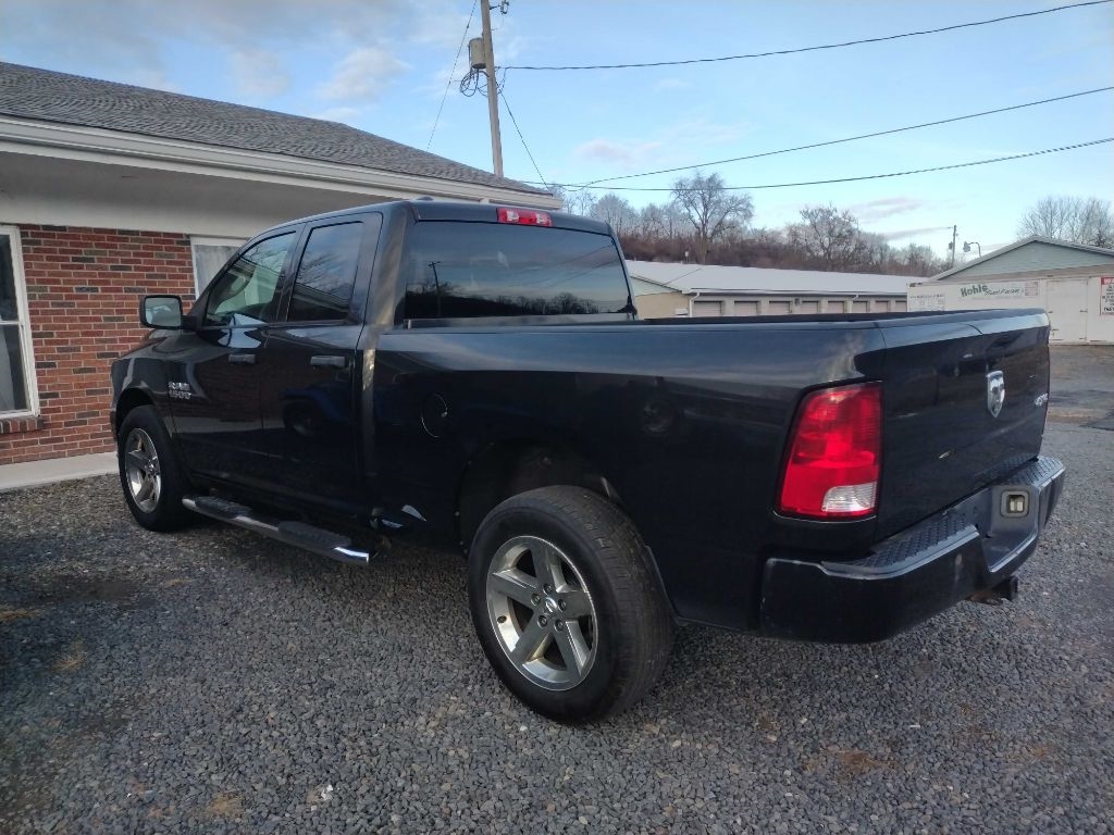 RAM 1500 Tradesman Quad Cab 4WD 2017