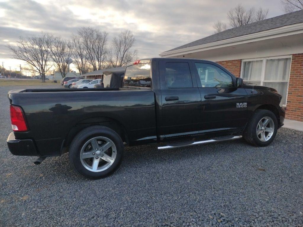 RAM 1500 Tradesman Quad Cab 4WD 2017