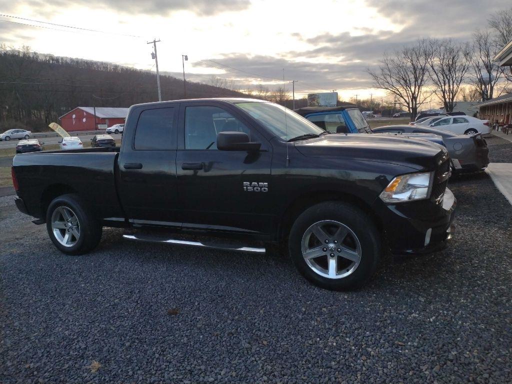 RAM 1500 Tradesman Quad Cab 4WD 2017