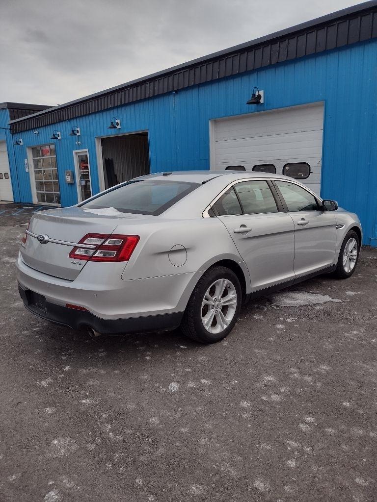 Ford Taurus SEL FWD 2014