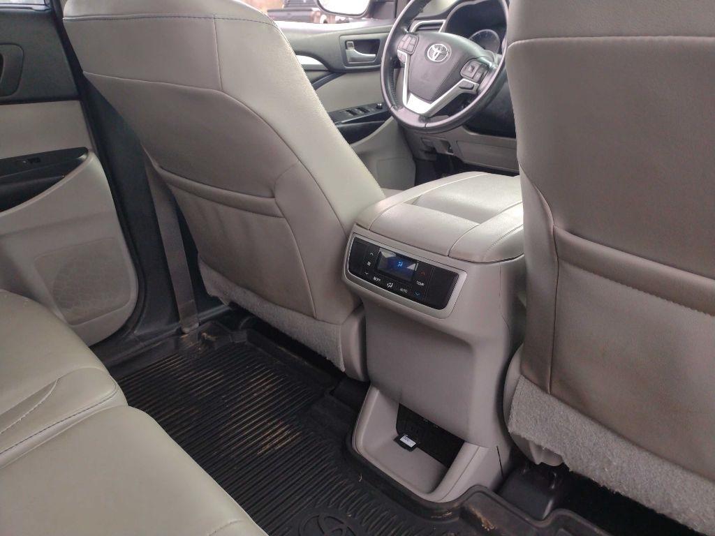 Toyota Highlander SE AWD V6 2018