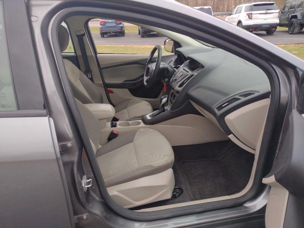 Ford Focus SE Hatch 2014