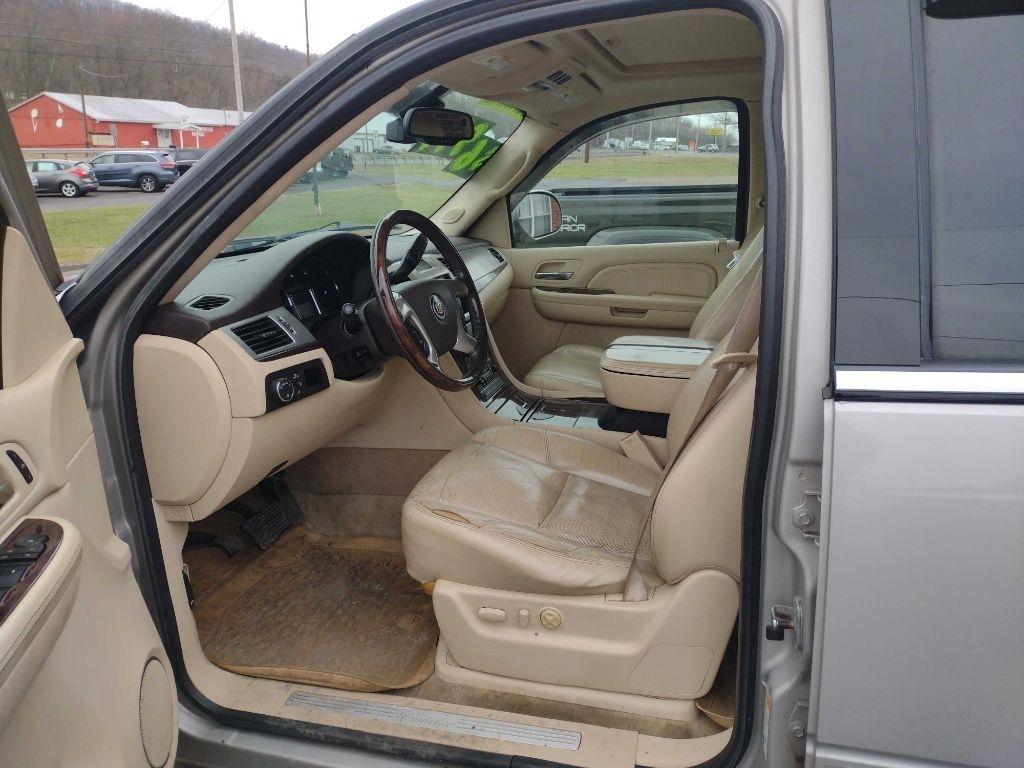 Cadillac Escalade AWD 2008