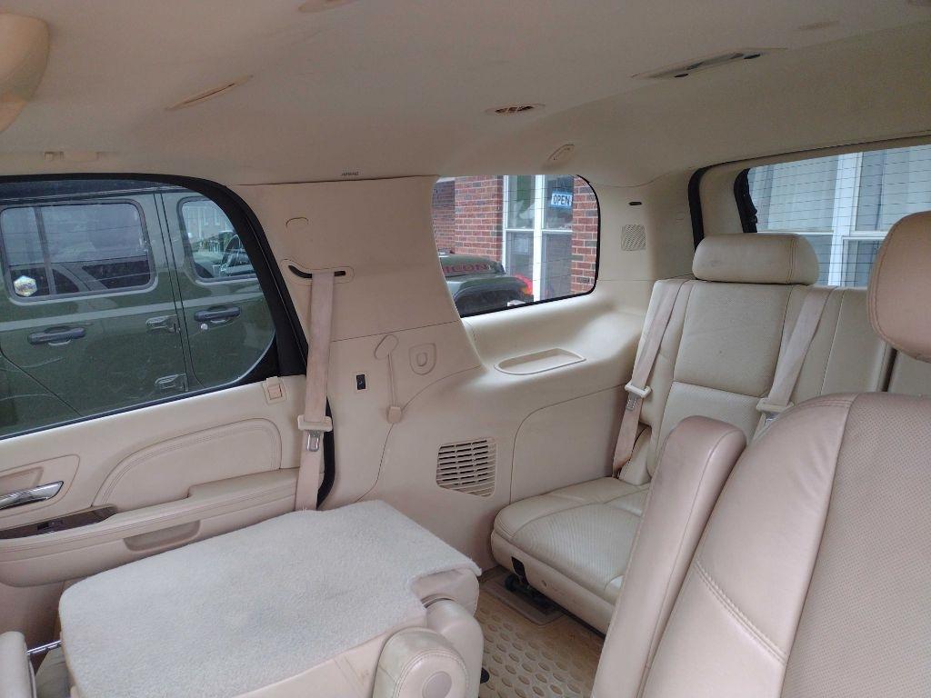 Cadillac Escalade AWD 2008