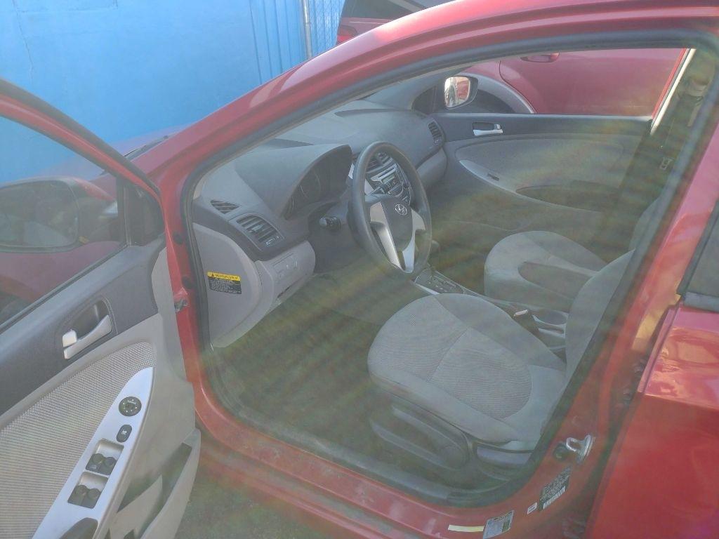 Hyundai Accent GLS 4-Door 2012