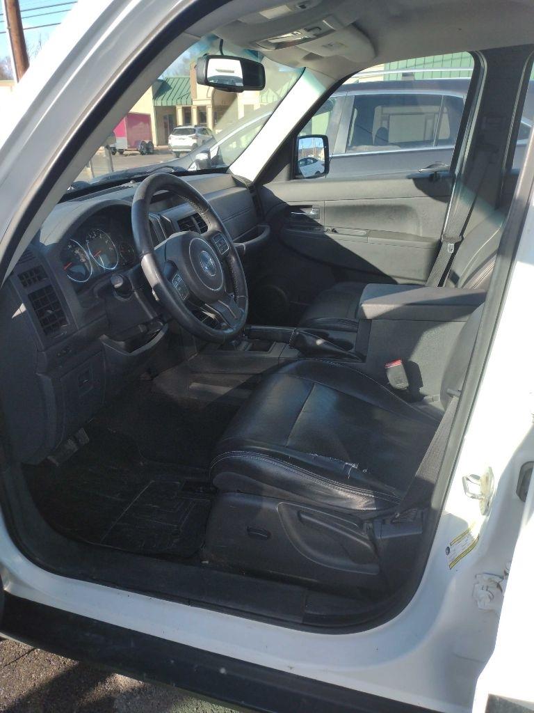 Jeep Liberty Sport 4WD 2012