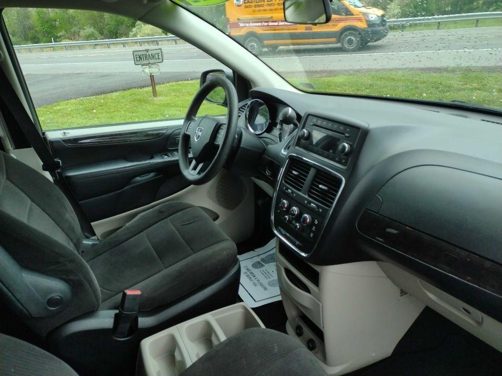 Dodge Grand Caravan SE 2012