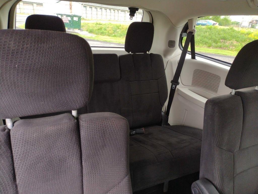 Dodge Grand Caravan SE 2012