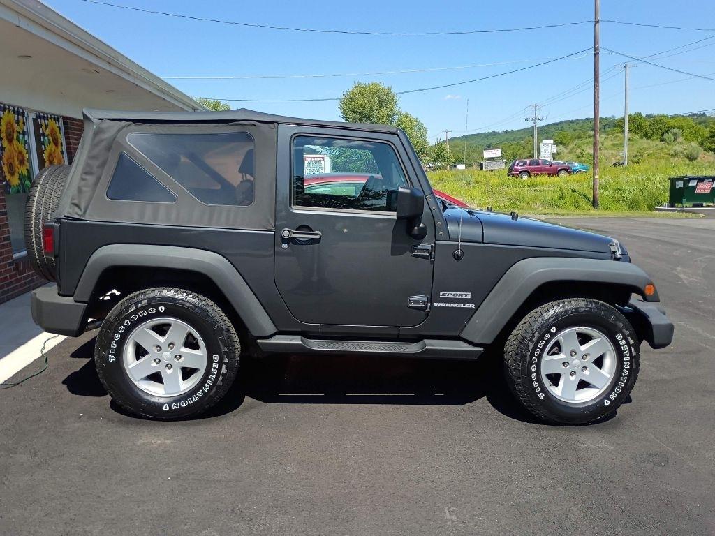Jeep Wrangler Sport 4WD 2010