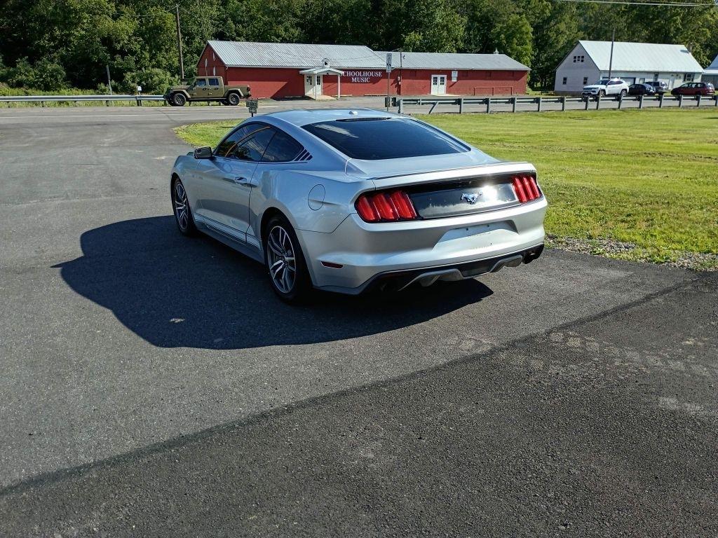 Ford Mustang EcoBoost Coupe 2015