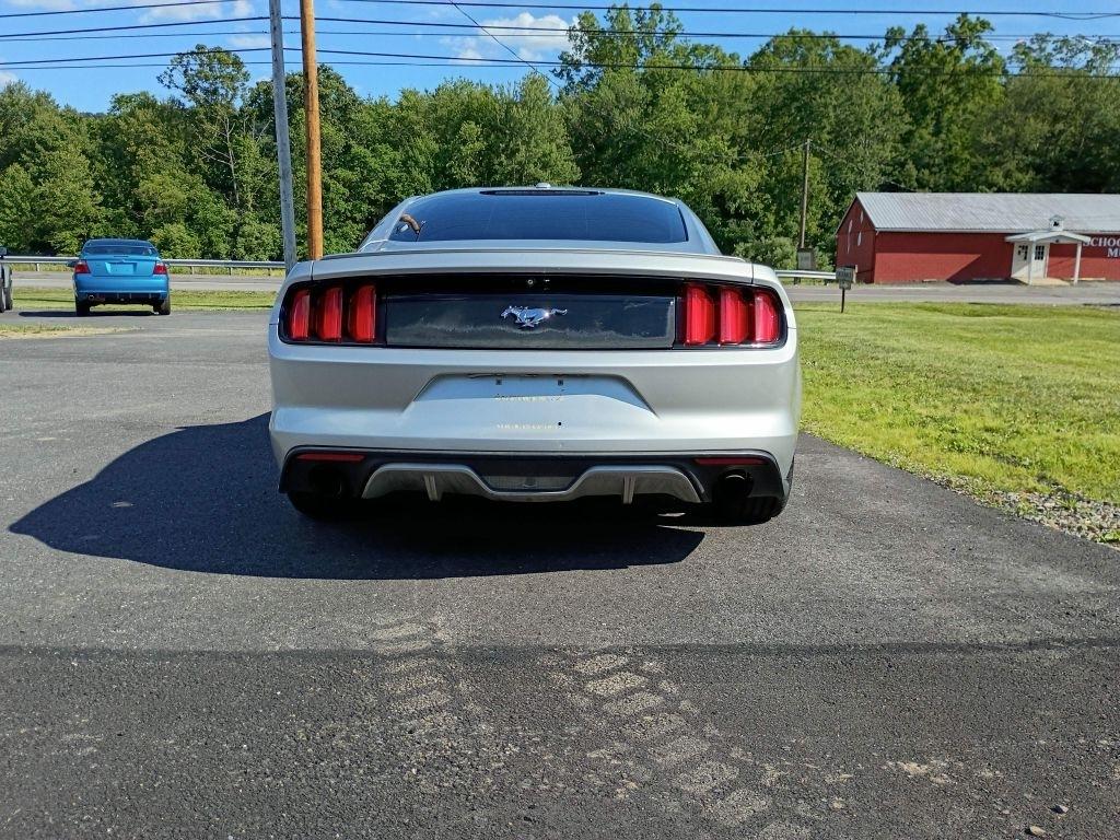 Ford Mustang EcoBoost Coupe 2015
