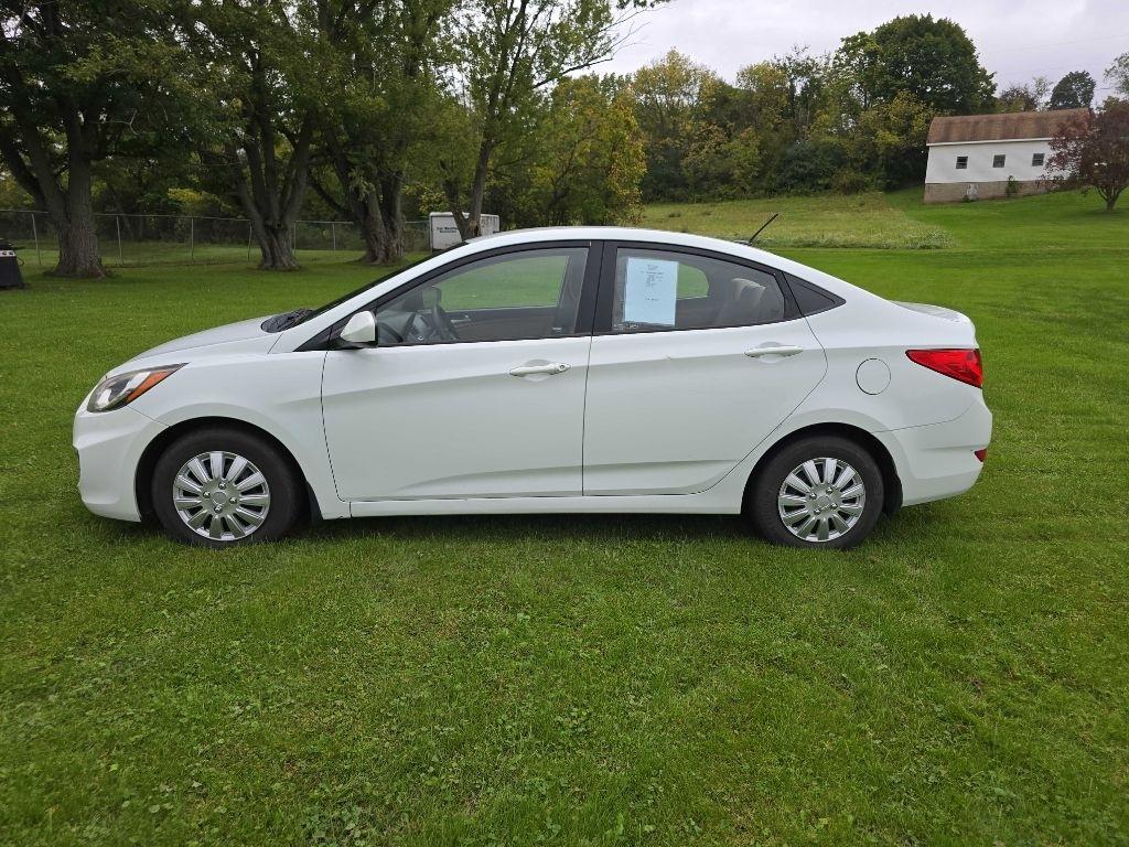 Hyundai Accent GLS 4-Door 2013