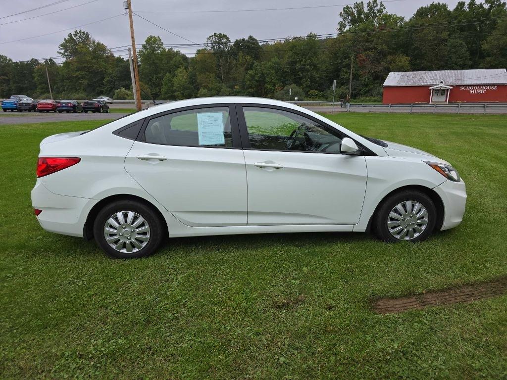 Hyundai Accent GLS 4-Door 2013