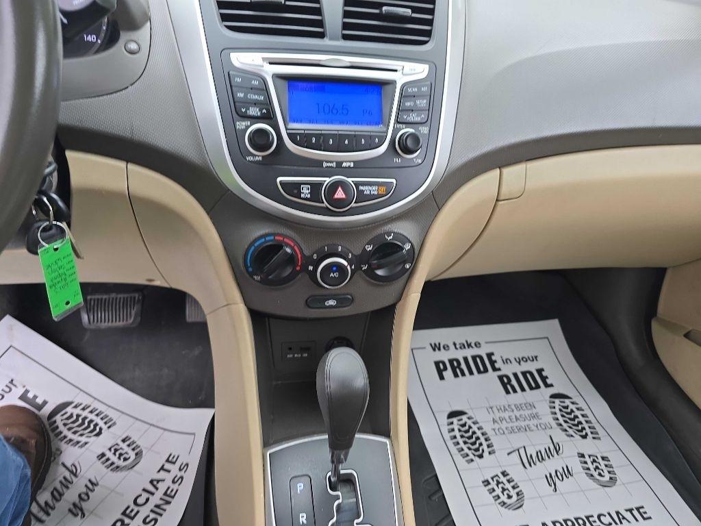 Hyundai Accent GLS 4-Door 2013