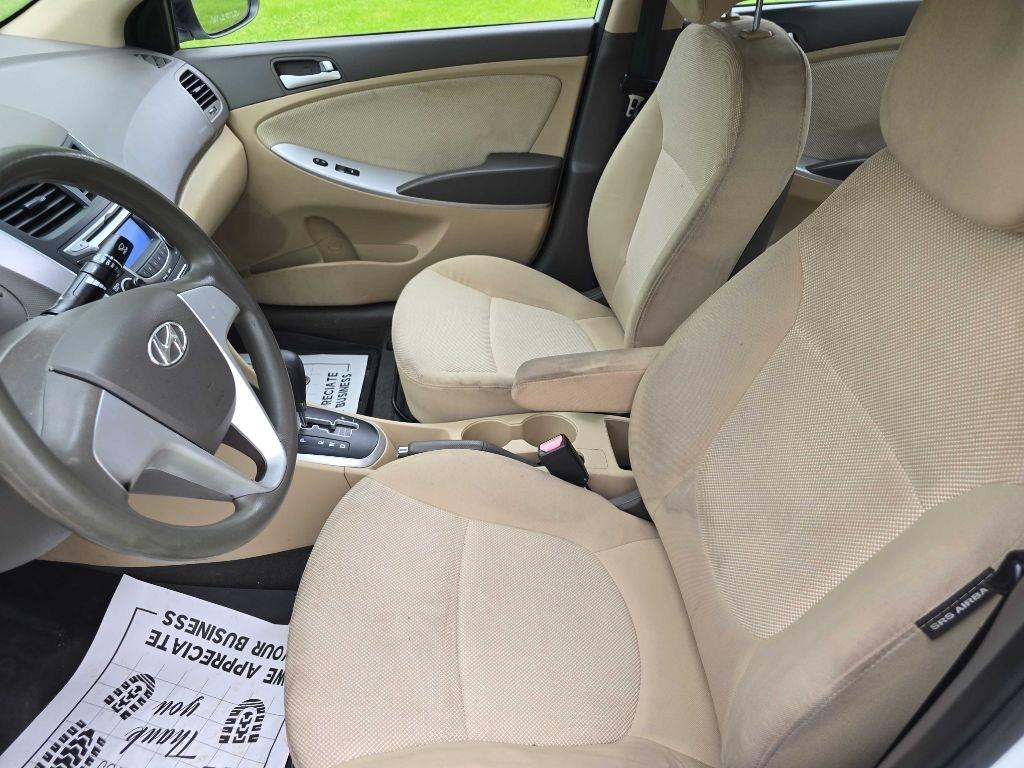 Hyundai Accent GLS 4-Door 2013