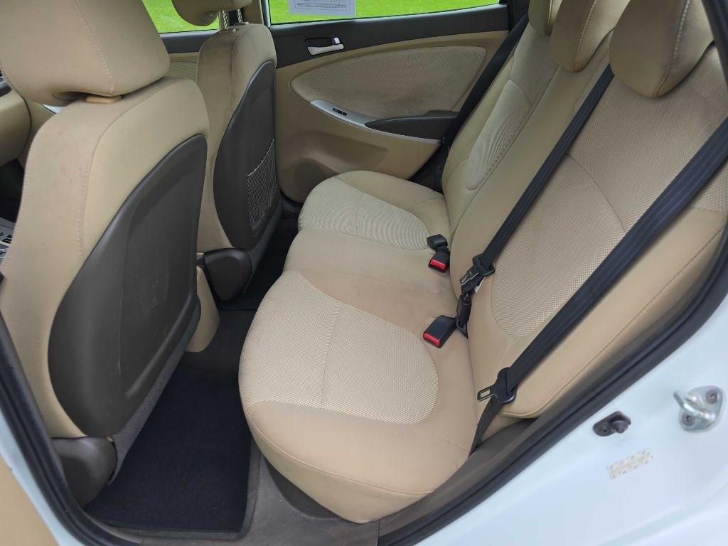 Hyundai Accent GLS 4-Door 2013