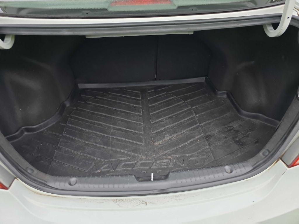 Hyundai Accent GLS 4-Door 2013
