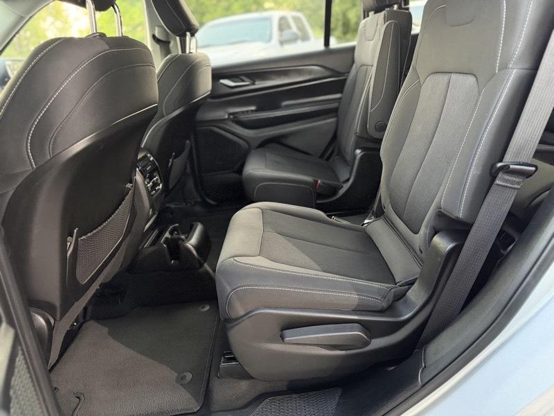 2023 Jeep Grand Cherokee L Laredo - Photo 10